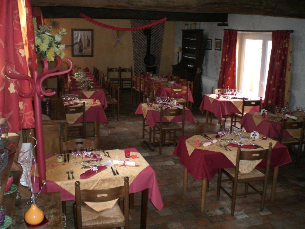 La Ferme Des 3 Maillets Hotell Avaray Exteriör bild